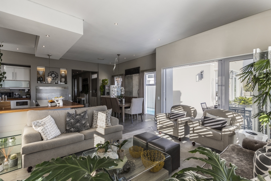 5 Bedroom Property for Sale in Meerhof Estat Western Cape